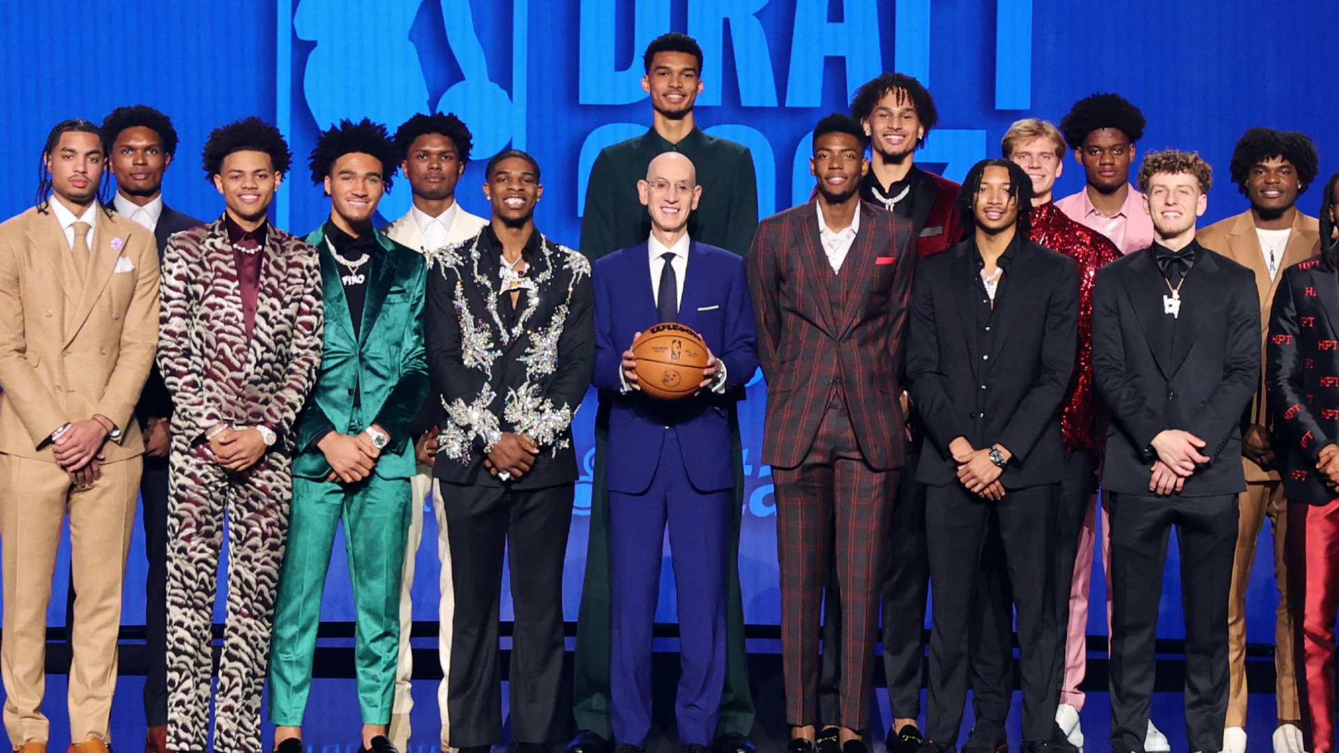 独行侠队浓眉哥欧文康复进展，球队前景光明